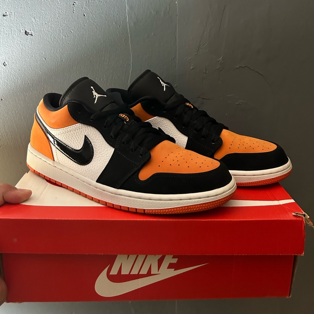 Jordan 1 Low “Shattered Backboard”